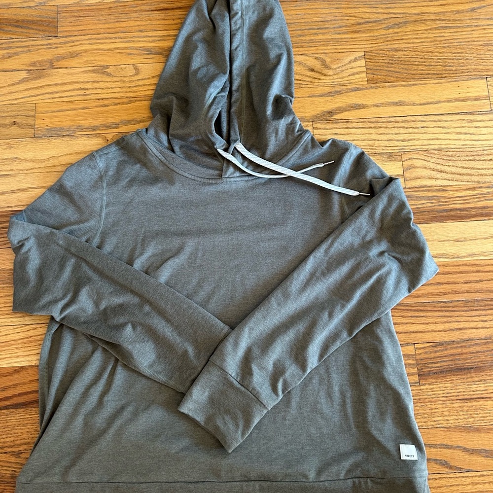 Vuori Halo Olive  Green Sweatshirt Size L